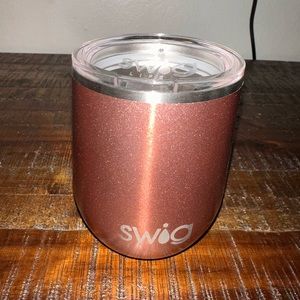 Swig cup